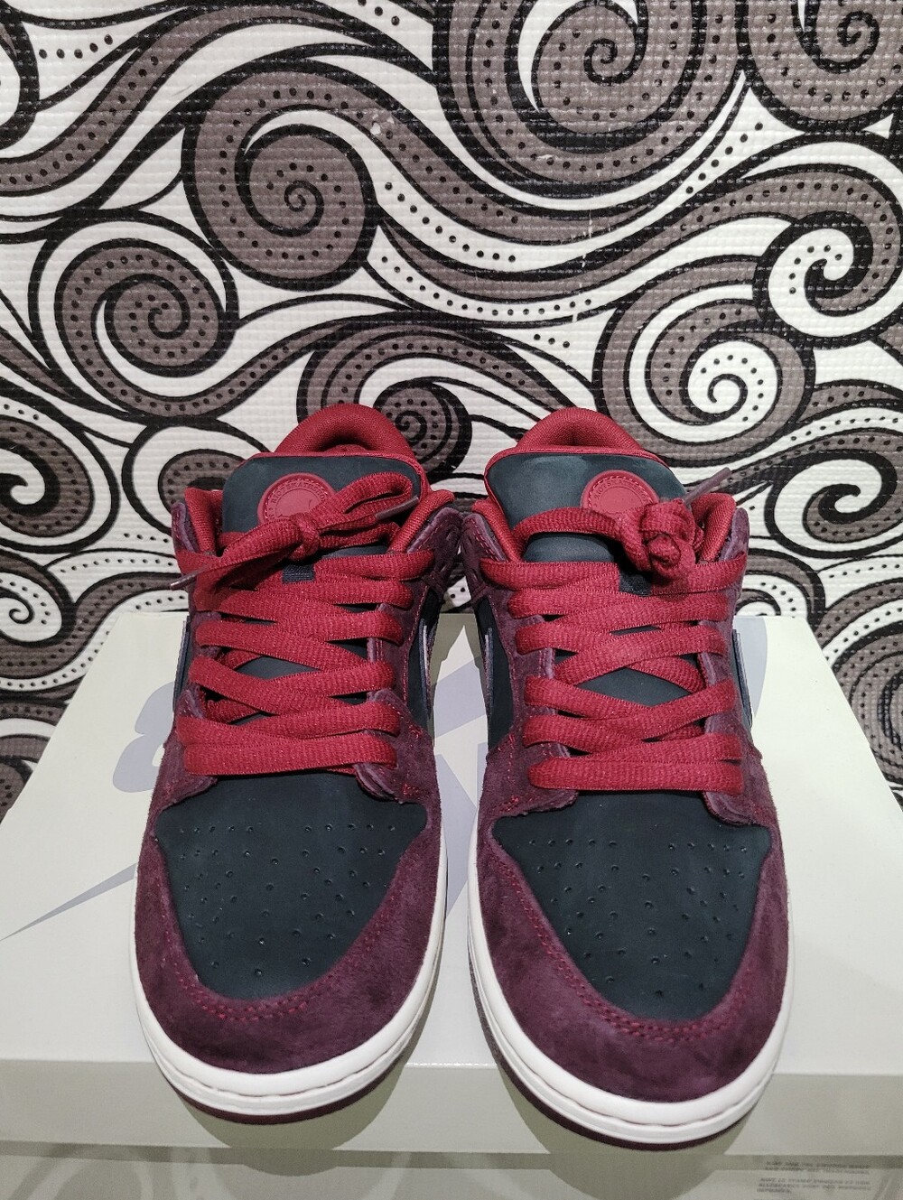 Nike SB Dunk Low "Riot" - Picture 2 of 8